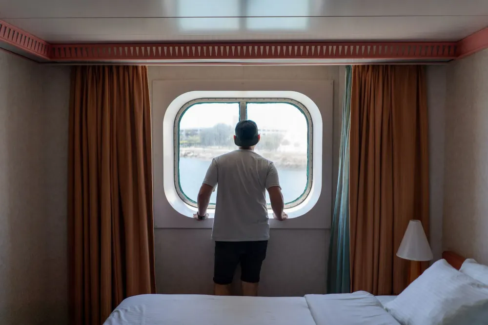 cruise cabin window